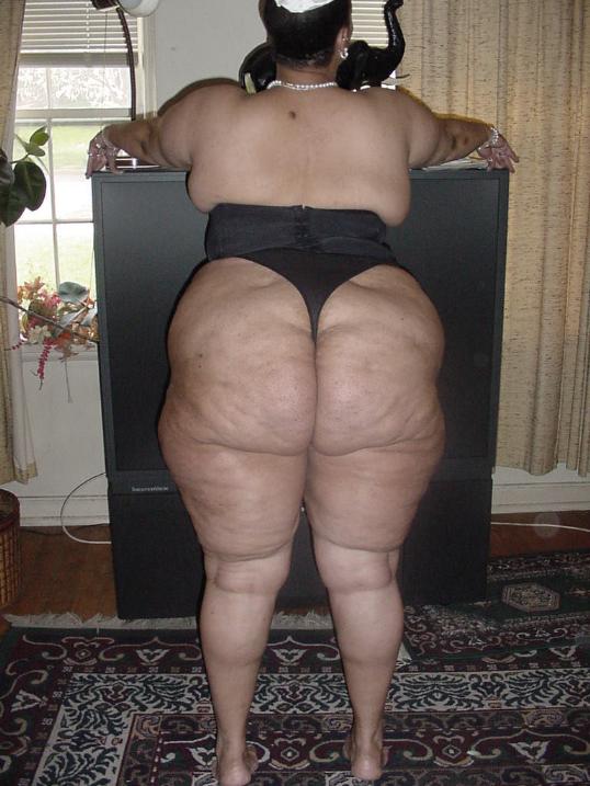 Huge Ssbbw Fat Black Mama - Very big black mama shows her fat ass