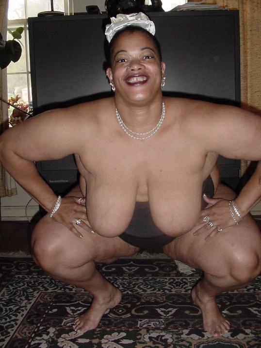 Mature Black Fat Sex - Very big black mama shows her fat ass
