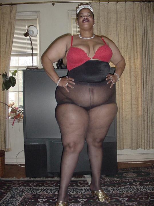 Big Fat Black Grannies - Very big black mama shows her fat ass