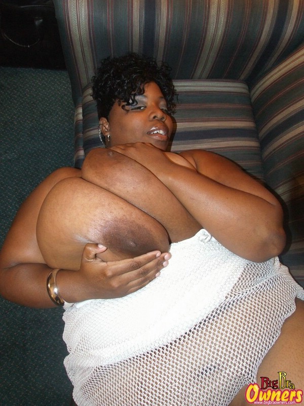 600px x 800px - Black mama with thick ass and super huge boobs
